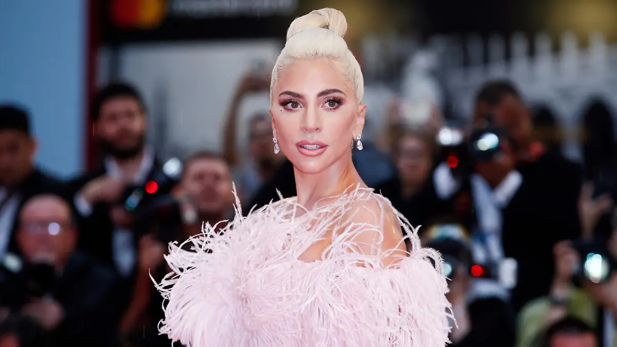 Lady Gaga zeigt sich zum ersten Mal mit ihrem neuen Freund