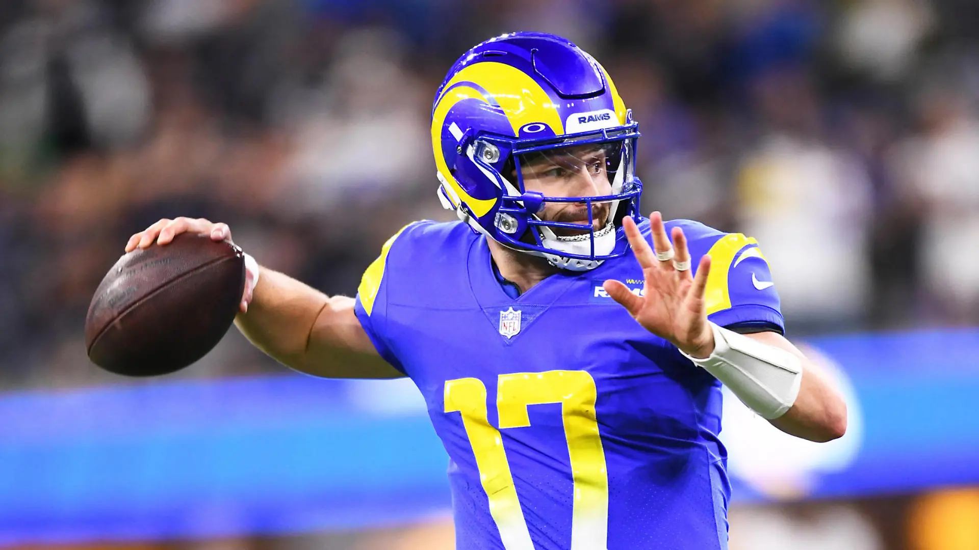 INGLEWOOD, CA - DECEMBER 08: Los Angeles Rams quarterback Baker Mayfield 17 throws a pass during the NFL, American Football Herren, USA game between the Las Vegas Raiders and the Los Angeles Rams on December 8, 2022, at SoFi Stadium in Inglewood, CA. Photo by Brian Rothmuller/Icon Sportswire NFL: DEC 08 Raiders at Rams Icon221208043