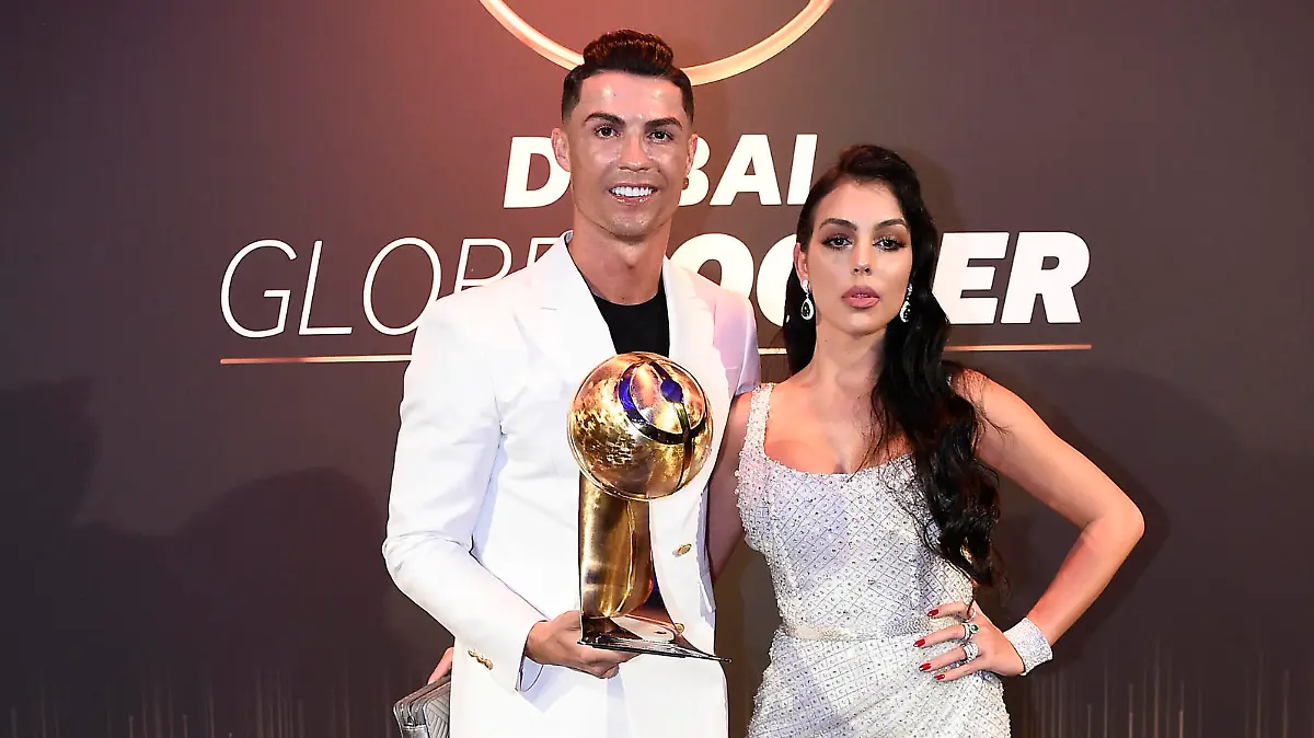 Foto Fabio Ferrari - LaPresse 29 Dicembre 2019 Dubai Emirati Arabi Globe Soccer Award 2019 - Undicesima Edizione. Nella foto: Cristiano Ronaldo, Georgina Rodriguez photo Fabio Ferrari / LaPresse December 29, 2019 Dubai Unated Arab Emirate Sport Globe Soccer Award 2016 - 11th Edition. In the pic: Cristiano Ronaldo, Georgina Rodriguez PUBLICATIONxINxGERxSUIxAUTxONLY Copyright: xFabioxFerrari/LaPressex