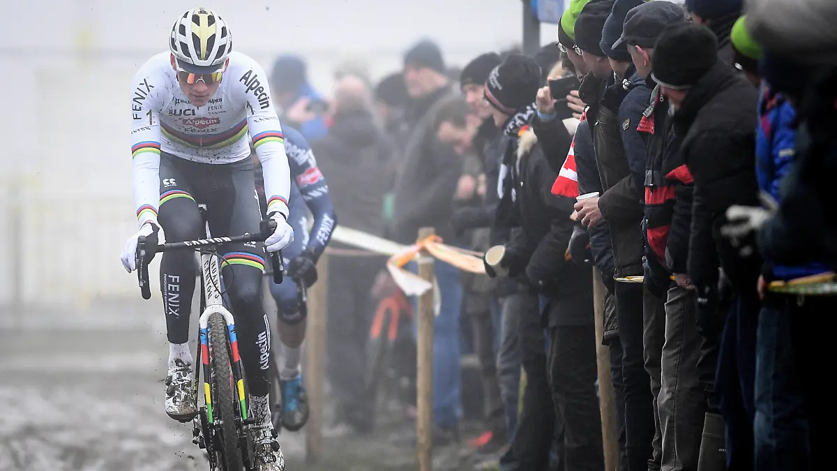  Dutch Mathieu Van Der Poel pictured in action during the Kasteelcross cyclocross men elite race, Saturday 25 January 2020 in Zonnebeke. DAVIDxSTOCKMAN PUBLICATIONxINxGERxSUIxAUTxONLY x2462395x