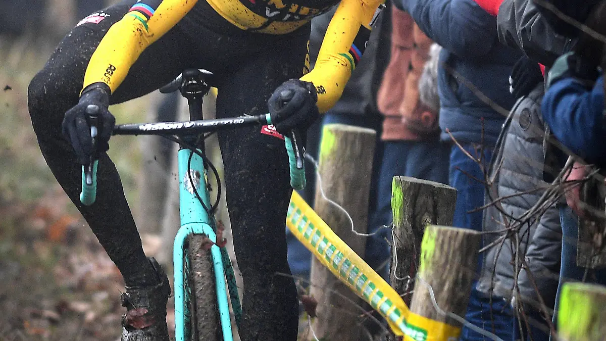  Belgian Wout Van Aert pictured in action during the Kasteelcross cyclocross men elite race, Saturday 25 January 2020 in Zonnebeke. DAVIDxSTOCKMAN PUBLICATIONxINxGERxSUIxAUTxONLY x05750077x