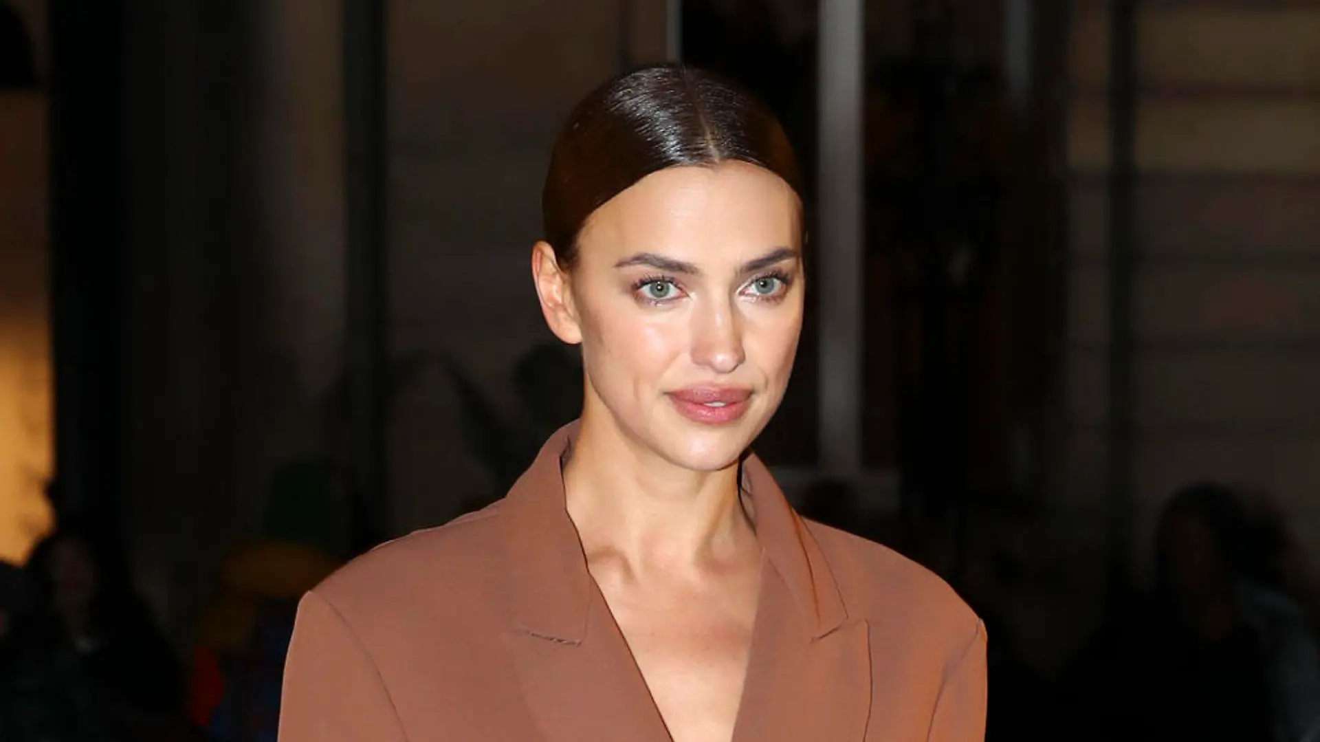 Irina Shayk CELEBRITES : Arrivee et sortie defile Valentino Haute Couture - Paris - 22/01/2020 GwendolineLeGoff/Panoramic PUBLICATIONxNOTxINxFRAxITAxBEL