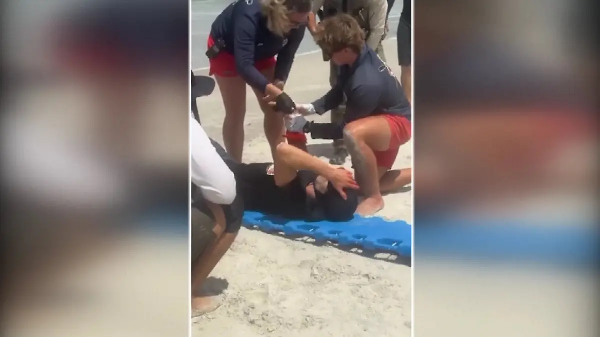 Matt Bender wurde am Strand behandelt.