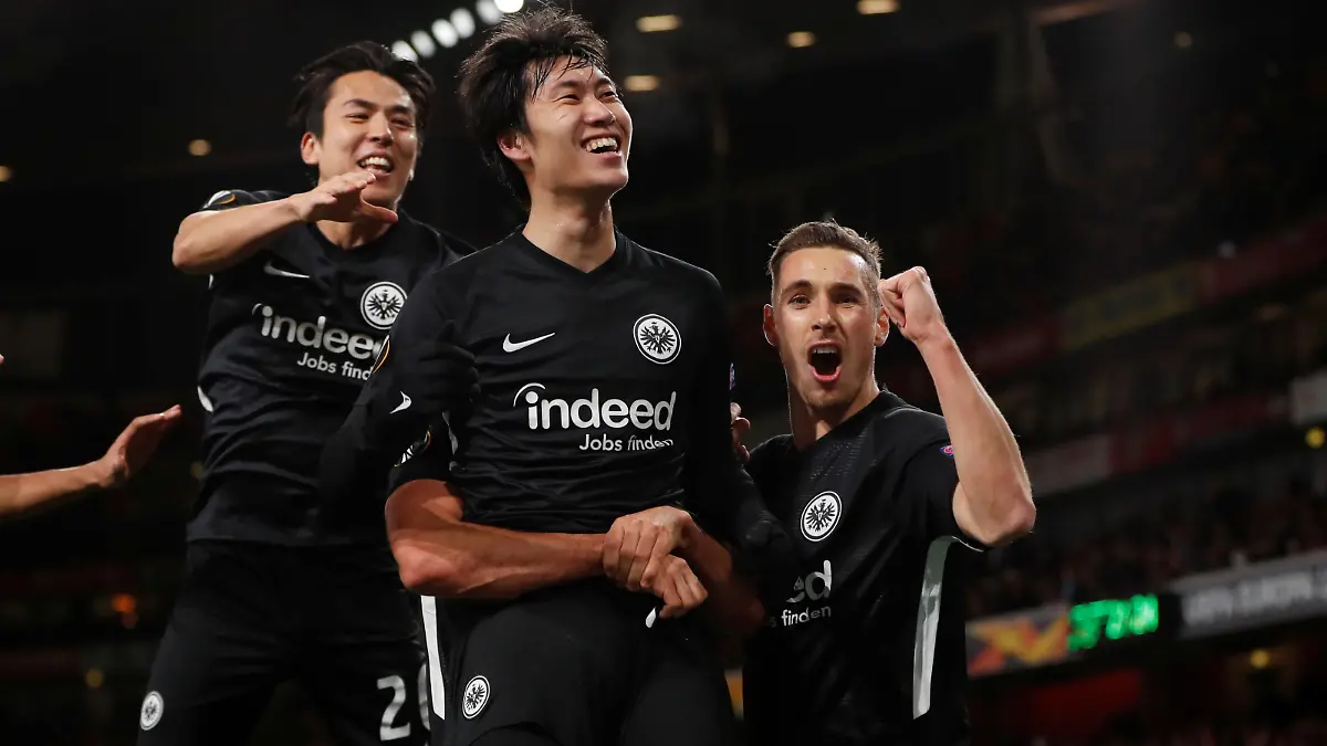 Soccer Football - Europa League - Group F - Arsenal v Eintracht Frankfurt - Emirates Stadium, London, Britain - November 28, 2019  Eintracht Frankfurt's Daichi Kamada celebrates scoring their second goal with teammates   Action Images via Reuters/Paul Childs