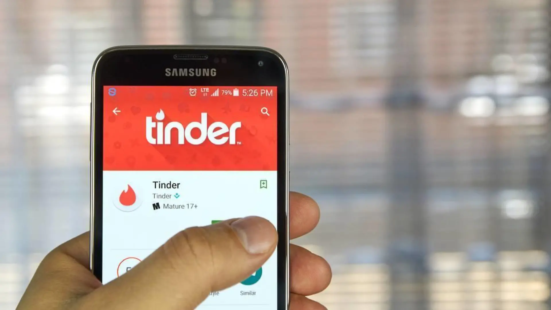 May 3, 2019 - Miami, FL, USA - Tinder en un celular. Miami USA PUBLICATIONxINxGERxSUIxAUTxONLY - ZUMAm67 20190503zafm67007 Copyright: xDreamstimex