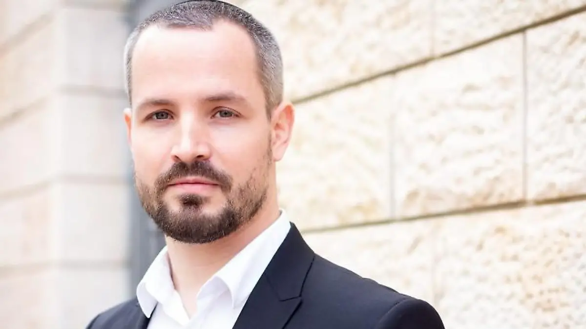 Yonatan Langer konvertierte zum Judentum, ungewöhnlich, denn er war früher Neonazi.