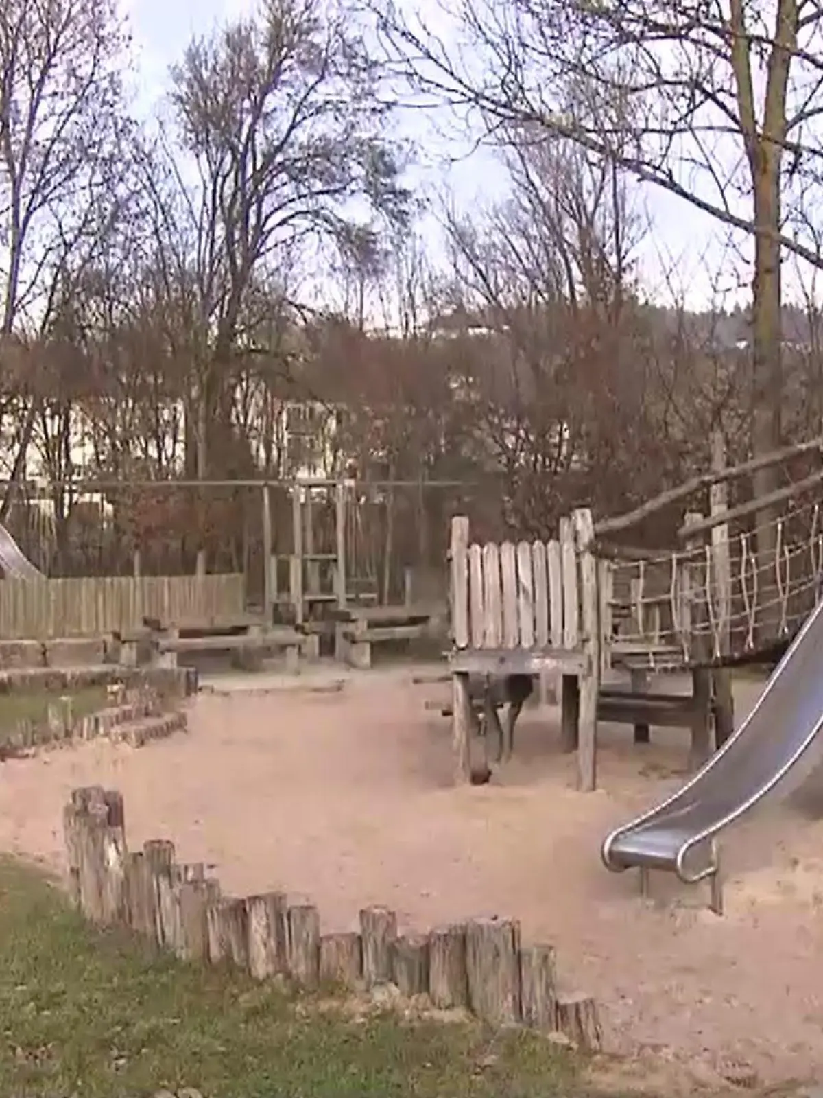 Auf diesem Spielplatz spielten die Kinder vor dem Unglück.