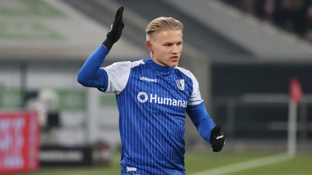 Duesseldorf, Deutschland 27. Januar 2023: 2.BL - 2022/2023 - Fortuna Düsseldorf vs. 1. FC Magdeburg Andreas Müller / Mueller (1. FC Magdeburg) gestikuliert auf dem Spielfeld. // DFL regulations prohibit any use of photographs as image sequences and/or quasi-video. //