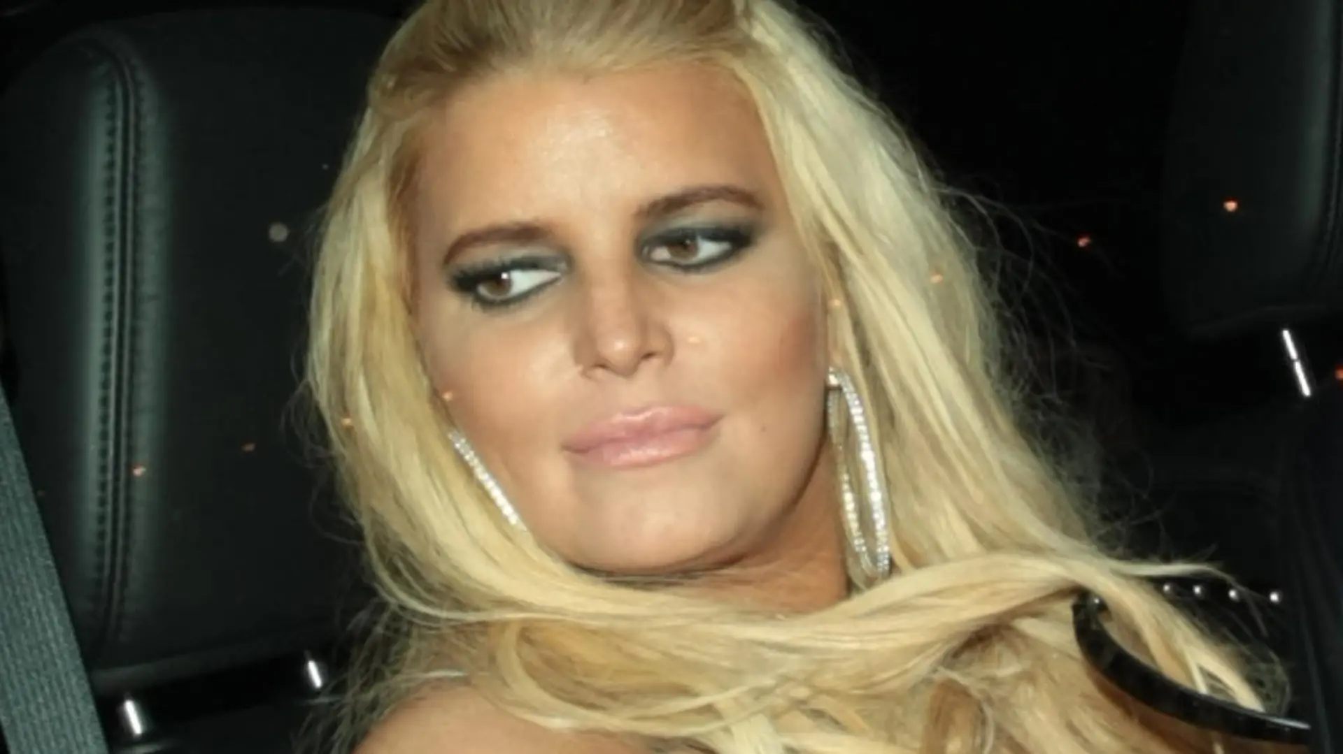 Jessica Simpson almost slipped as she and husband Eric Johnson left Craig's swarmed by photographers , in West Hollywood, CA
<P>
Pictured: Jessica Simpson , Eric Johnson
<B>Ref: SPL1583723  190917  </B><BR/>
Picture by: Roshan Perera<BR/>
</P><P>
<B>Splash News and Pictures</B><BR/>
Los Angeles:	310-821-2666<BR/>
New York:	212-619-2666<BR/>
London:	870-934-2666<BR/>
photodesk@splashnews.com<BR/>
</P>