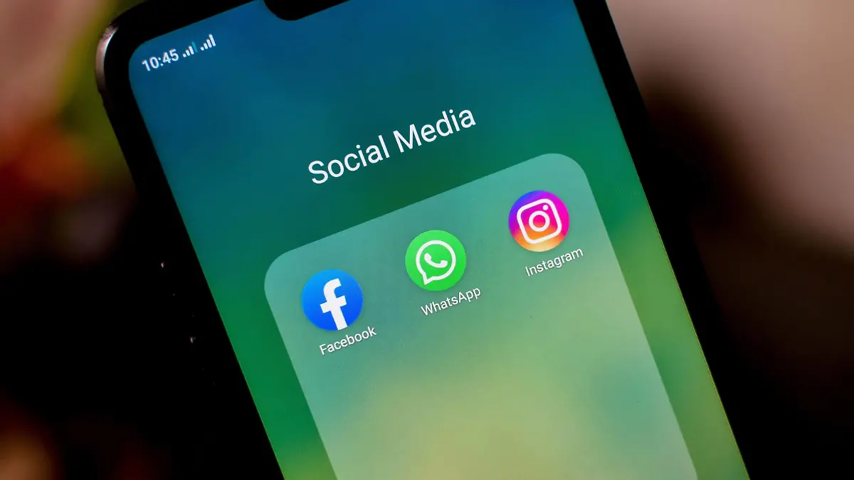 August 6, 2019, Kolkata, West Bengal, India: Facebook is changing the name of its two popular social app- Whatsapp and Instagram.The apps will soon be known as Whatsapp from facebook and instagram from Facebook - the first ever name change for both the apps. It is a clear sign that facebook is trying to gain more control over its social apps. The move is met with various controversies internally. the team behind instagram and whatsapp have worked separetely till now, but it looks like mark Zuckerberg is trying to put his stamps over both the apps. The from facebook text will appear in Apple app store and Google playstore and also inside the app.However the text under the app icon on homescreen of a phone will remain unchanged as it will take up too much space, according to statement from Facebook. Kolkata India PUBLICATIONxINxGERxSUIxAUTxONLY - ZUMAc211 20190806_zip_c211_006 Copyright: xDebarchanxChatterjeex