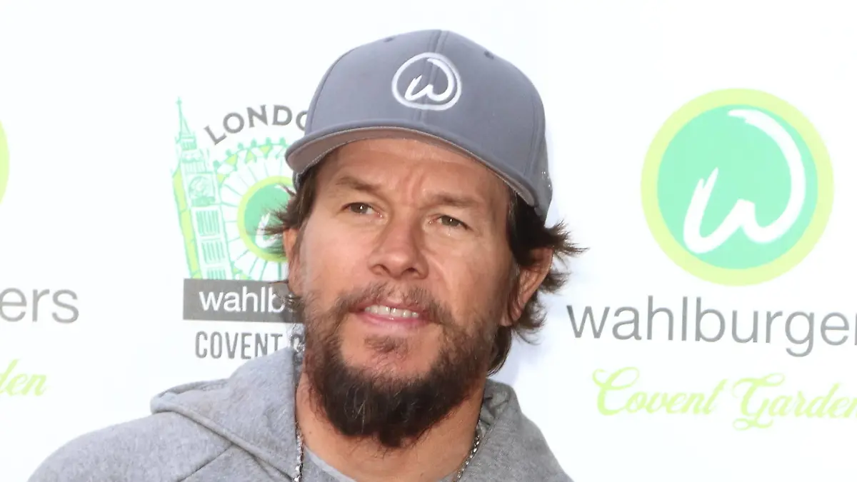 Keine Gefahr für den Rasen: Mark Wahlberg kauft seiner Familie einen Spitz
