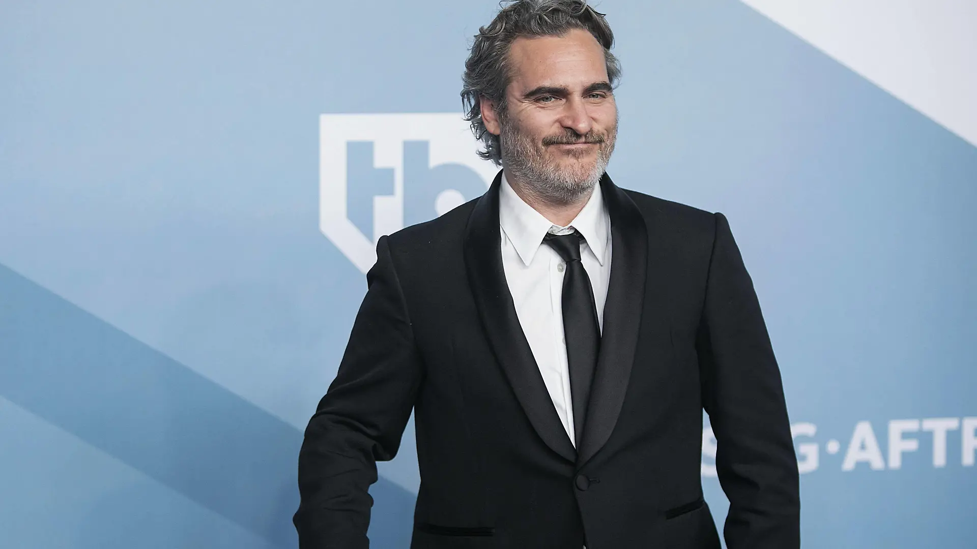 January 19, 2020, Los Angeles, California, USA: Joaquin Phoenix, winner of Male Actor in a Leading Role award for Joker , poses in the press room at the 26th Annual Screen Actors Guild Awards held at the Shrine Auditorium in Los Angeles, California, Sunday January 19, 2020. JAVIER ROJAS/PI Los Angeles USA PUBLICATIONxINxGERxSUIxAUTxONLY - ZUMAp124 20200119zaap124066 Copyright: xJavierxRojasx