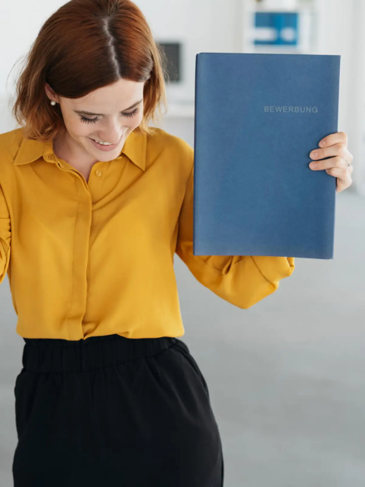 Frau mit perfekter Bewerbung