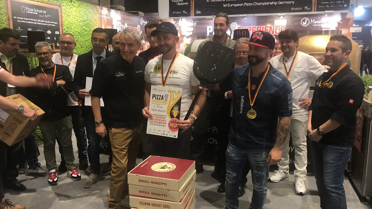 In der zweiten Kategorie, der Pizza classica, hat Massimo Passariello gewonnen.