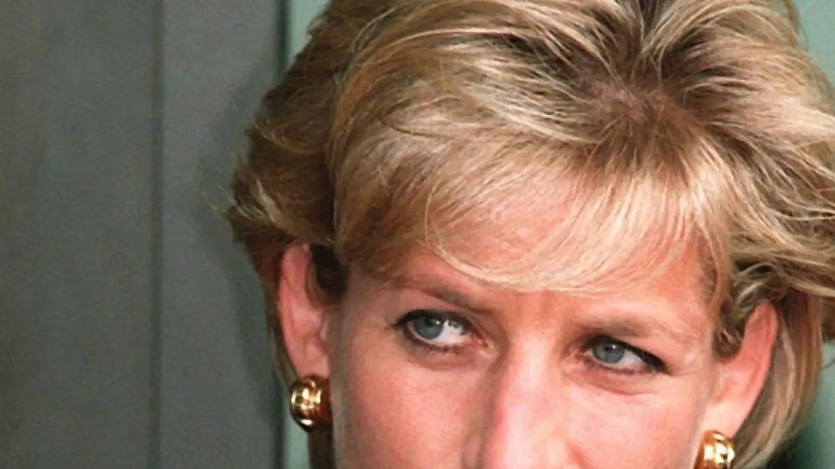 Archivbild vom 13.01.1997 zeigt Prinzessin Diana. Die britische Prinzessin, die am 31.08.1997 bei einem  Autounfall in Paris tödlich verunglückte, wäre am 1. Juli 40 Jahre alt geworden. dpa (zu dpa-Korr)