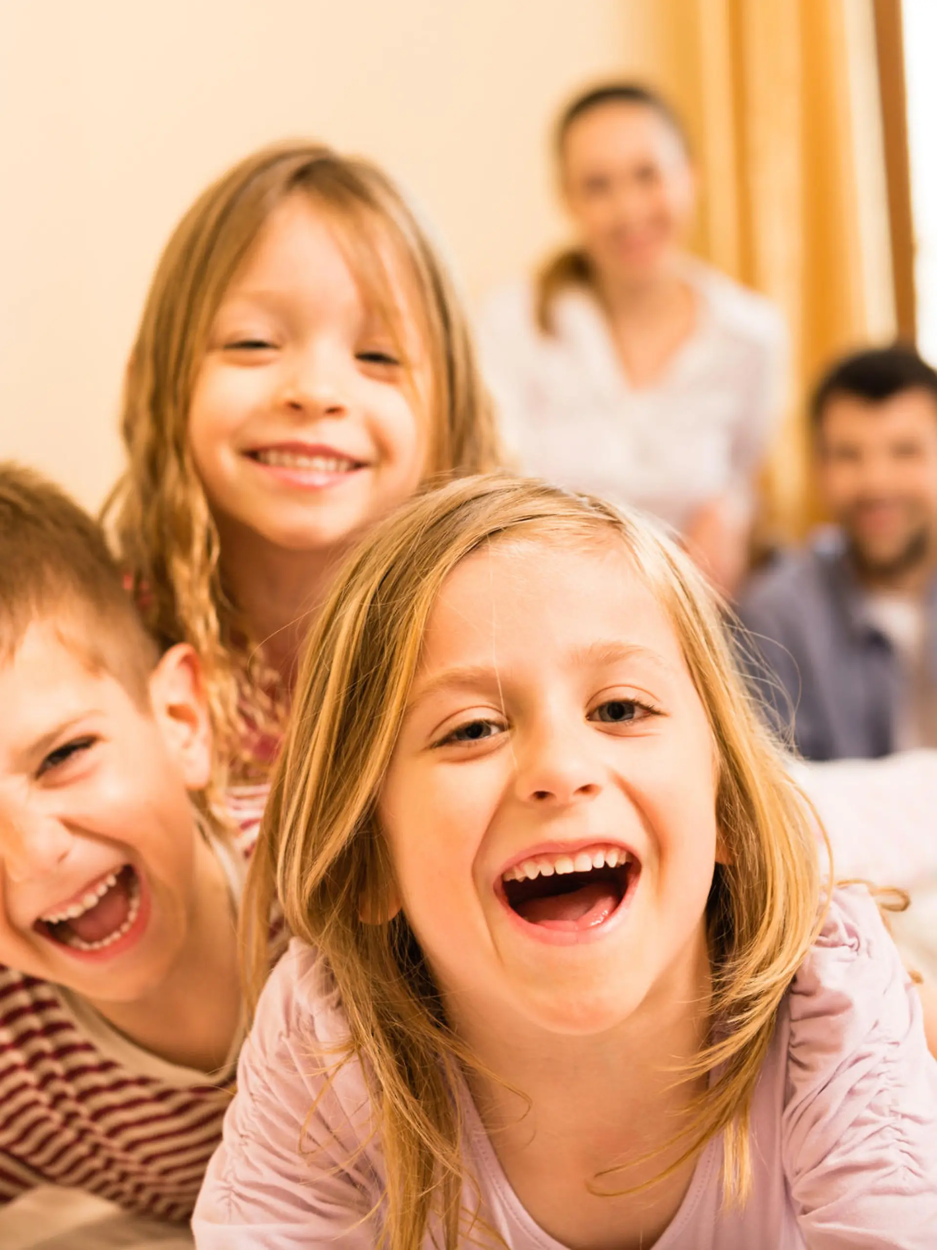 Familie mit drei Kindern