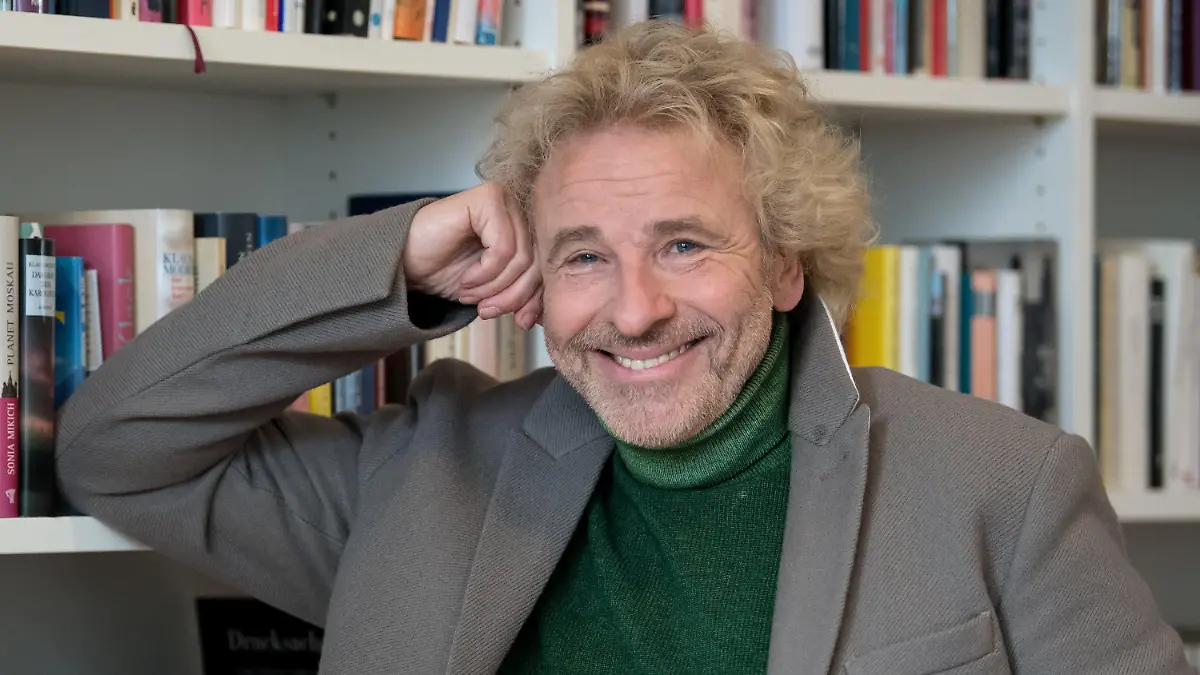 ARCHIV - 04.02.2019, Bayern, München: Thomas Gottschalk, Entertainer und Showmaster, nimmt an einer Pressekonferenz zu seiner neuen Sendung "Gottschalk liest?" teil. Gottschalk gibt am 19.03.2019 im Bayerischen Rundfunk (BR) seinen Einstand mit der Literatursendung «Gottschalk liest?» . Foto: Sven Hoppe/dpa +++ dpa-Bildfunk +++