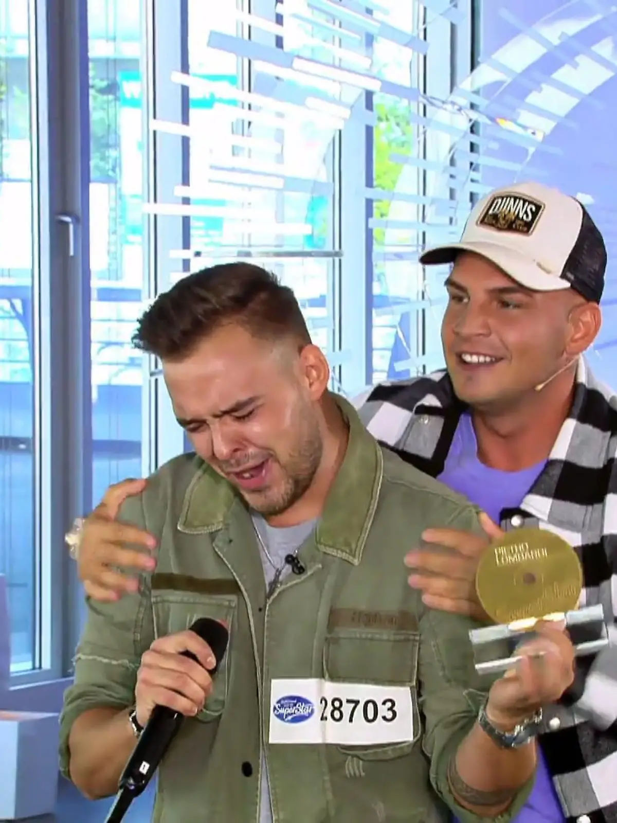 Bild zu: "Kevin räumt Pietro Lombardis "Goldene CD" ab"