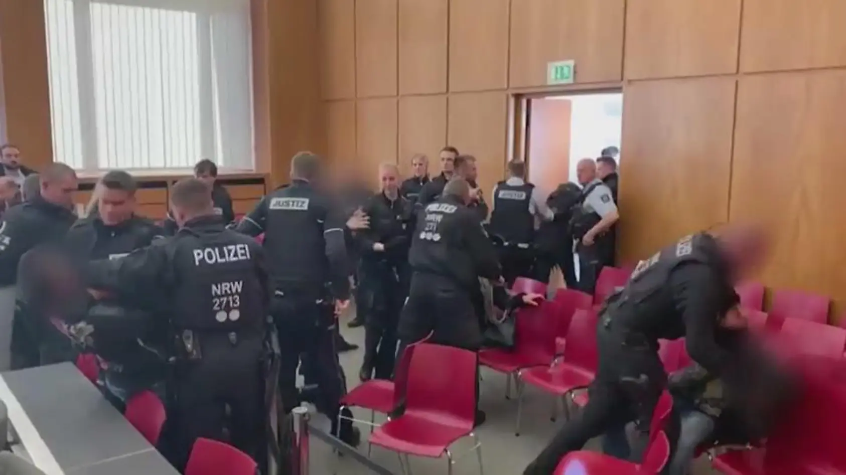 Polizei beendet Clan-Schlägerei im Gerichtssaal