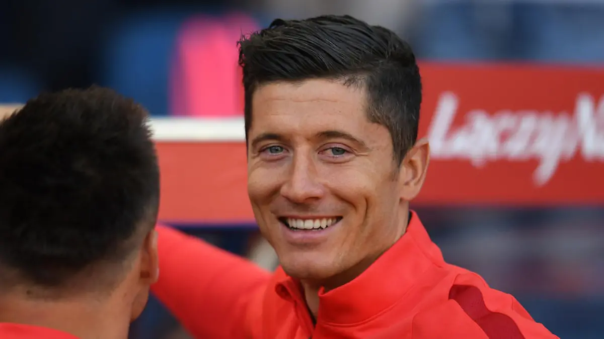 Robert Lewandowski: Links schlafen, rechts Tore schießen!