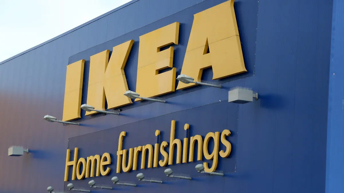 epa05396808 An Ikea store in Brooklyn, New York, USA, 28 June 2016. Ikea announced on 28 June a recall of millions of chests and dressers because of a tip-over hazard. EPA/ANDREW GOMBERT +++(c) dpa - Bildfunk+++