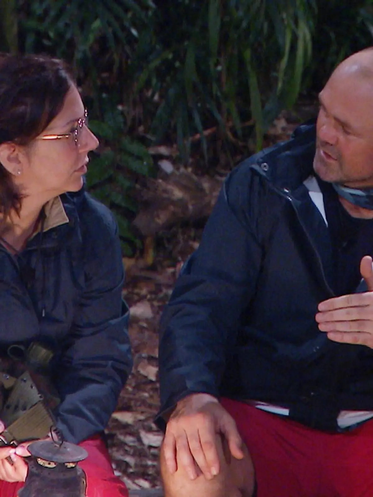 IBES 2020: Danni Büchner hört gespannt zu, als Sven Ottke von seiner schweren Kindheit spricht.