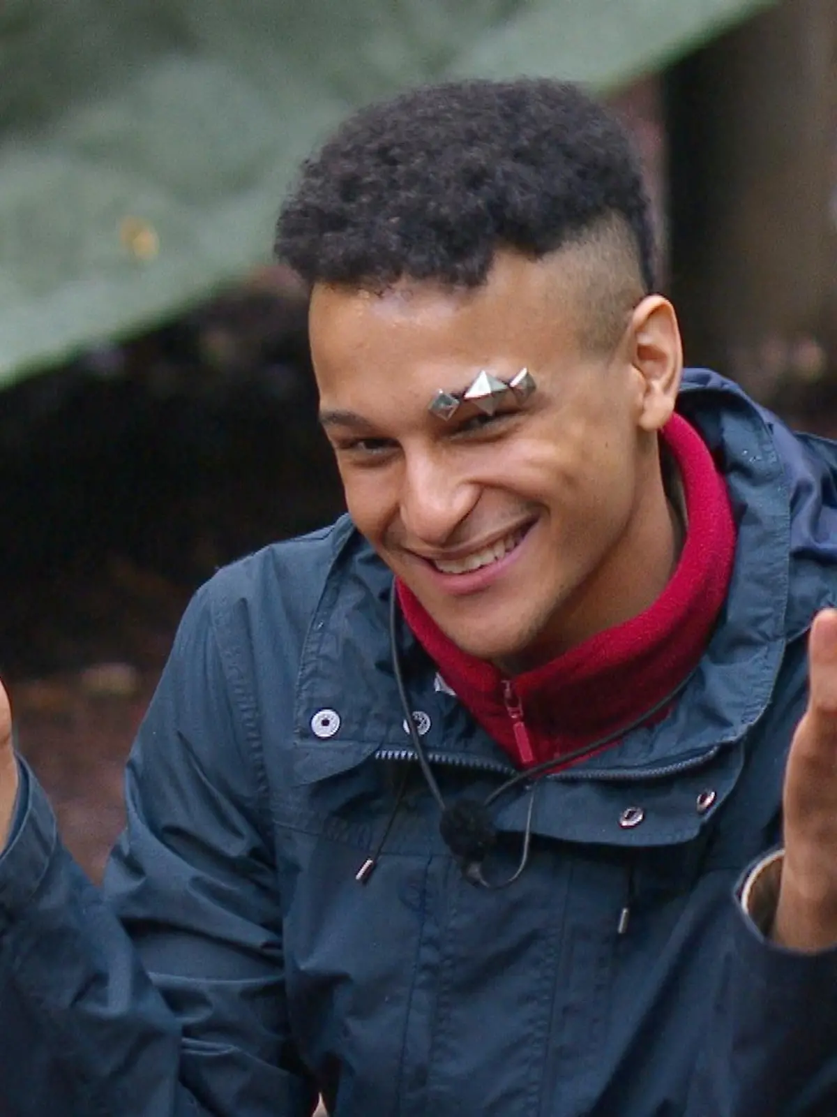 ACHTUNG: SPERRFRIST FÜR ALLE MEDIEN BIS SONNTAG, 12.01.2020, 23.29 UHR !!! 
Tag 3 im Camp. Warum ist Prince Damien (Foto) eigentlich Single, will Markus von dem Sänger wissen. „Ich weiß es nicht“, so der 29-jährige Bisexuelle. „Ich hatte noch nie einen festen Freund oder eine feste Freundin".   Die Verwendung des sendungsbezogenen Materials ist nur mit dem Hinweis und Verlinkung auf TVNOW gestattet.