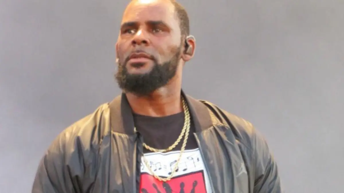 R. Kellys Freundin kehrt zurück