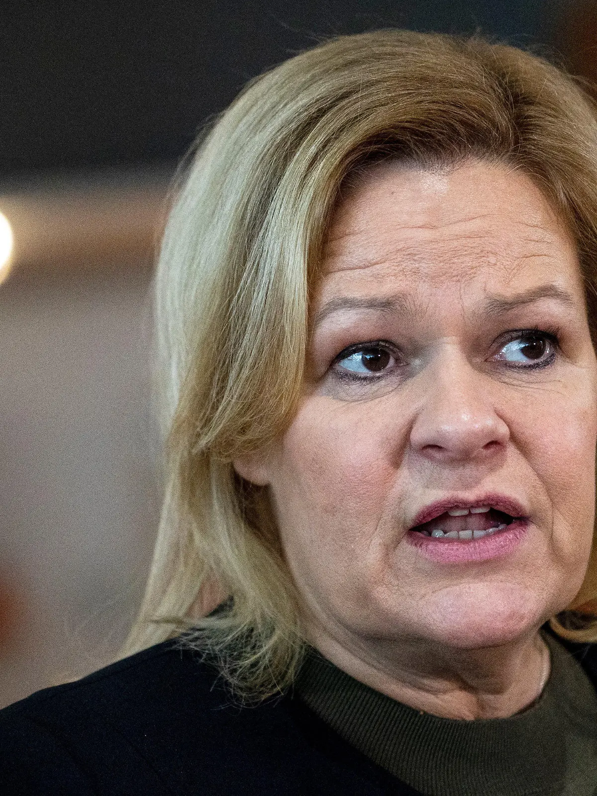 ARCHIV - 22.02.2023, Brandenburg, Potsdam: Nancy Faeser (SPD), Bundesministerin des Innern und Heimat. Deutschland die Olympia-Stützpunkte für ukrainische Sportler öffnen. (zu dpa: «Faeser will Olympia-Stützpunkte für ukrainische Sportler öffnen») Foto: Carsten Koall/dpa +++ dpa-Bildfunk +++