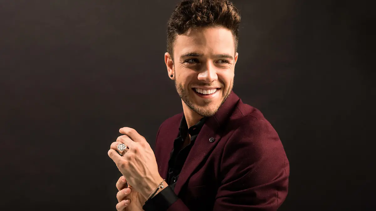 Pressefoto Luca Hnni.jpg