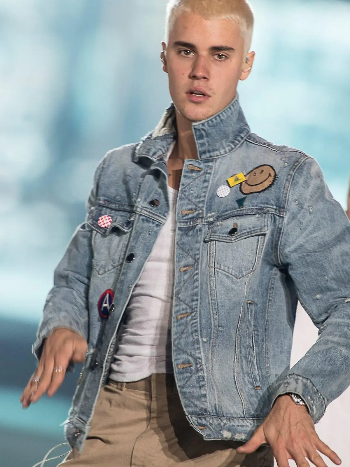 ARCHIV - 18.02.2017, Mexiko, Mexiko-Stadt: Der kanadische Popsänger Justin Bieber steht während seiner «Purpose World Tour» auf der Bühne. Bieber is back: Pop-Superstar Justin Bieber hat sein erstes Album seit 2015 angekündigt. (zu dpa ««#Bieber2020»: Pop-Superstar kündigt Comeback-Album an») Foto: Especial/NOTIMEX/dpa +++ dpa-Bildfunk +++