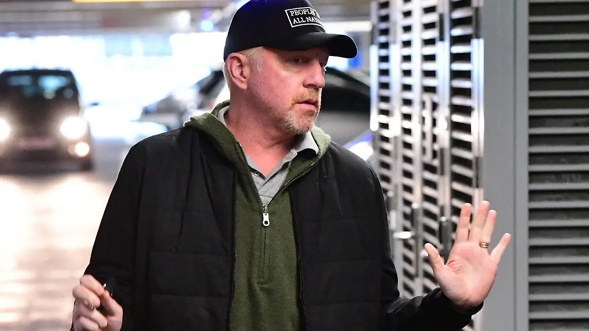 Boris Becker et son fils Elias a l aeroport d Heathrow. PAP11171847 Boris Becker pictured picking Elias up from Heathrow Airport & goes for a family birthday lunch. 222507 Papixs / Starface 2017-11-22 Londres Royaume Uni PUBLICATIONxINxGERxAUTxONLY Copyright: xPapixsx/xStarfacex STAR222507001