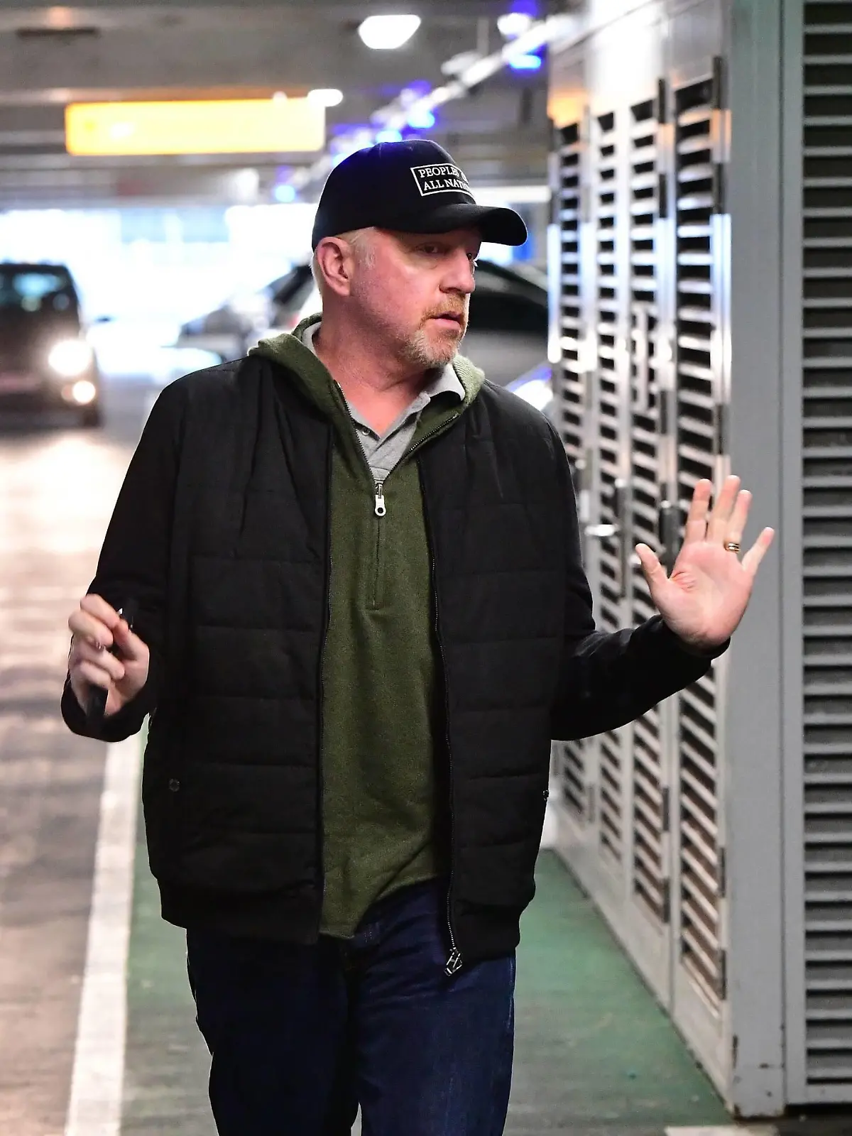 Boris Becker et son fils Elias a l aeroport d Heathrow. PAP11171847 Boris Becker pictured picking Elias up from Heathrow Airport & goes for a family birthday lunch. 222507 Papixs / Starface 2017-11-22 Londres Royaume Uni PUBLICATIONxINxGERxAUTxONLY Copyright: xPapixsx/xStarfacex STAR222507001