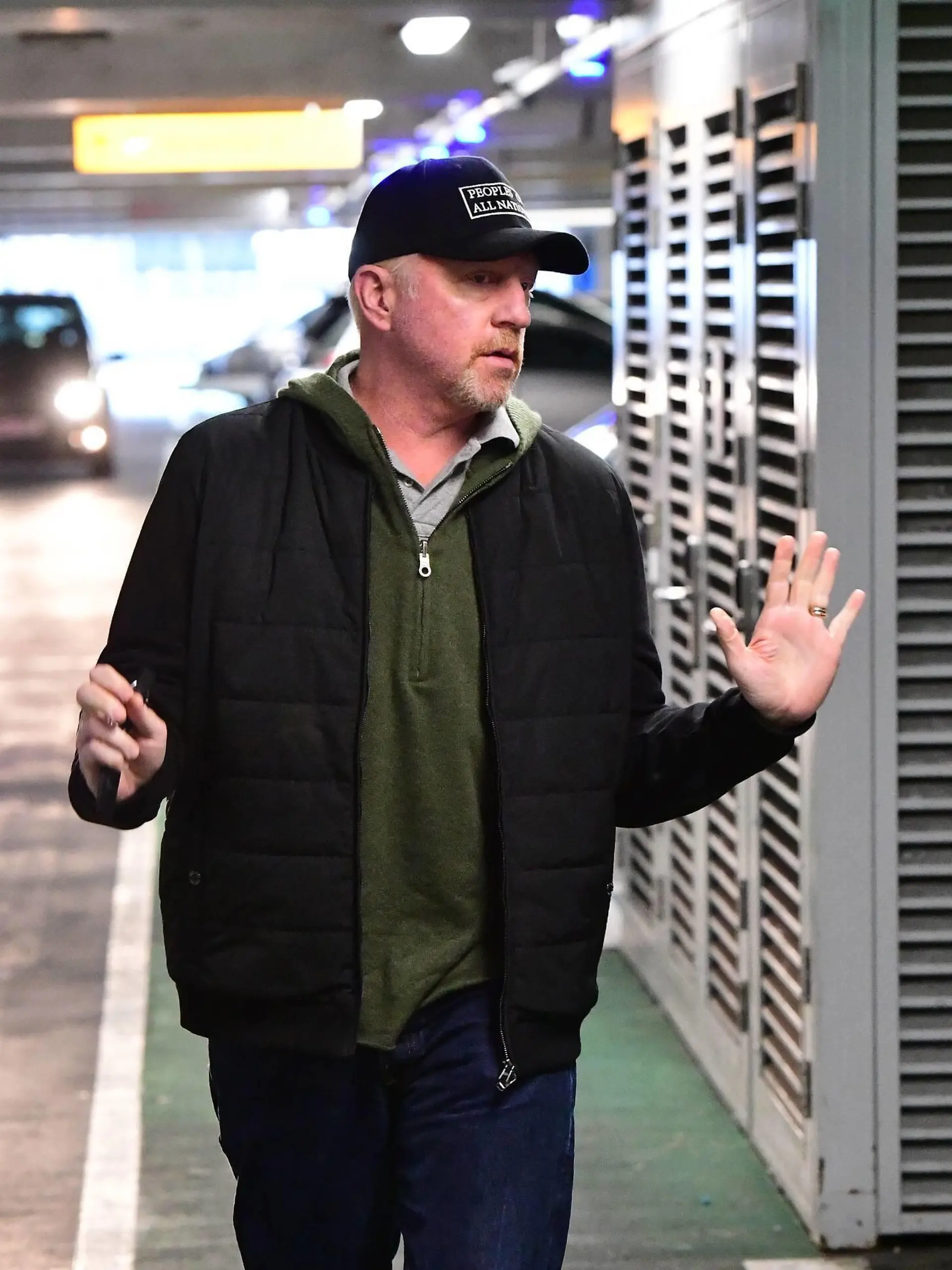  Boris Becker et son fils Elias a l aeroport d Heathrow. PAP11171847 Boris Becker pictured picking Elias up from Heathrow Airport & goes for a family birthday lunch. 222507 Papixs / Starface 2017-11-22 Londres Royaume Uni PUBLICATIONxINxGERxAUTxONLY Copyright: xPapixsx/xStarfacex STAR222507001