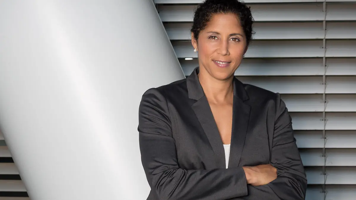 Pressefoto Steffi Jones.jpg