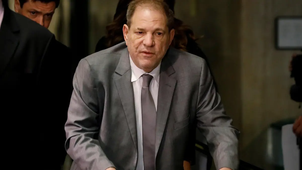 FILE PHOTO: Film producer Harvey Weinstein arrives at New York Criminal Court for his sexual assault trial in the Manhattan borough of New York City, New York, U.S., January 7, 2020. REUTERS/Brendan McDermid/File Photo