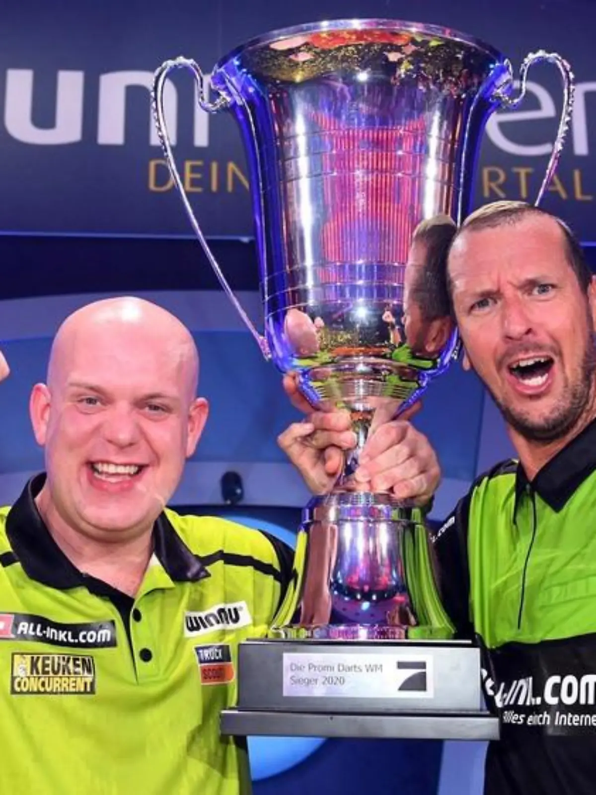 Pascal Hens und Michael van Gerwen gewinnen die "Promi-Darts-WM 2020"