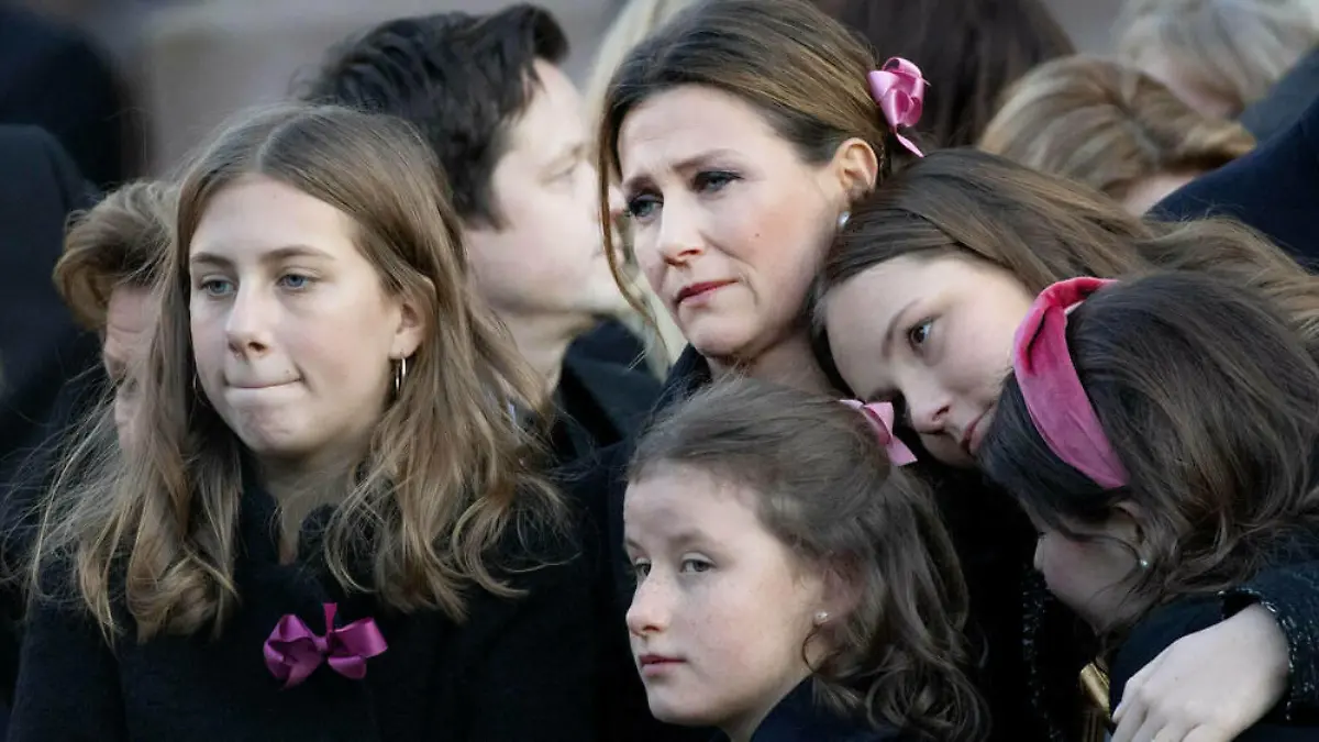 Prinzessin Märtha Louise meldet sich nach Tod von Ari Behn zu Wort