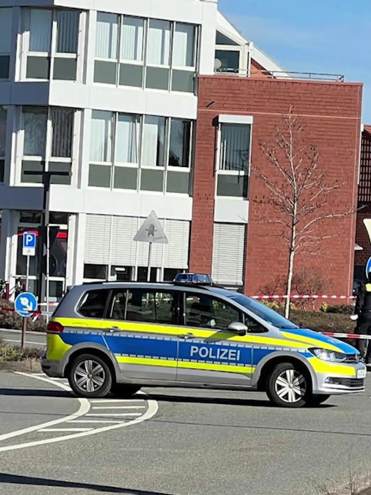Die Sparkassenfiliale in Garbsen-Mitte wollten die Brüder überfallen. (Archiv)