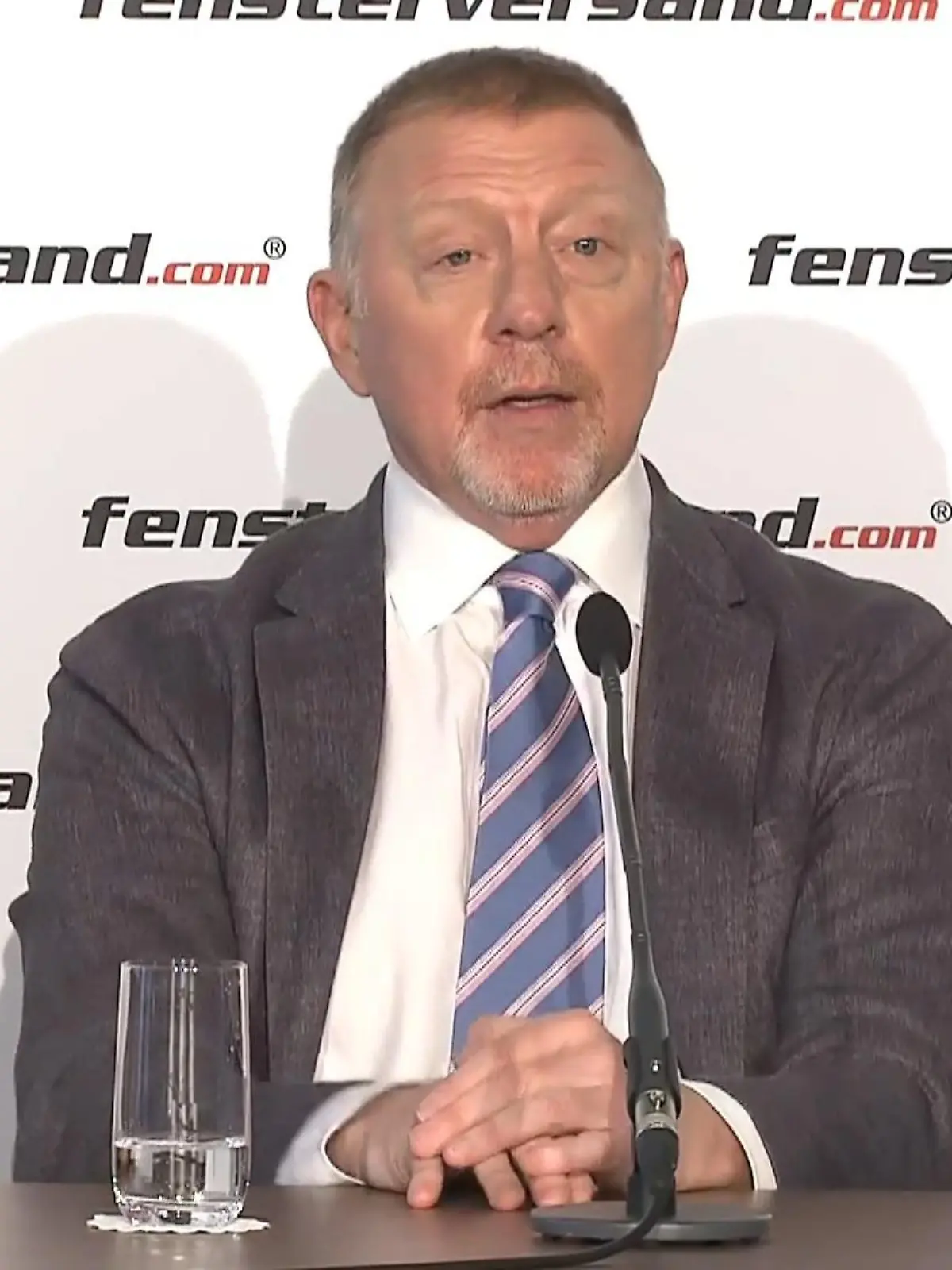 Am Rande einer PK erörterte Boris Becker seine Pläne für den Freitagabend: "Let's Dance" gucken natürlich. Und seiner Tochter dabei die Daumen drücken!