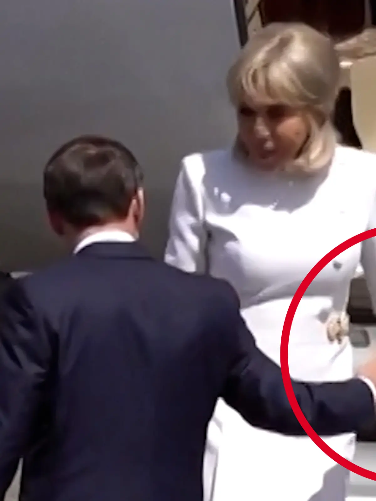 Non, merci! So eiskalt lässt Brigitte Macron ihren Emmanuel abblitzen