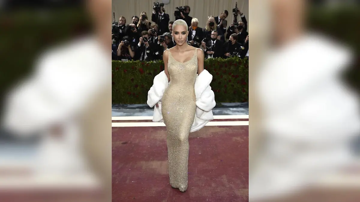 Kim Kardashian sorgte im Kleid von Marilyn Monroe bei der Met Gala 2022 für Aufregung.