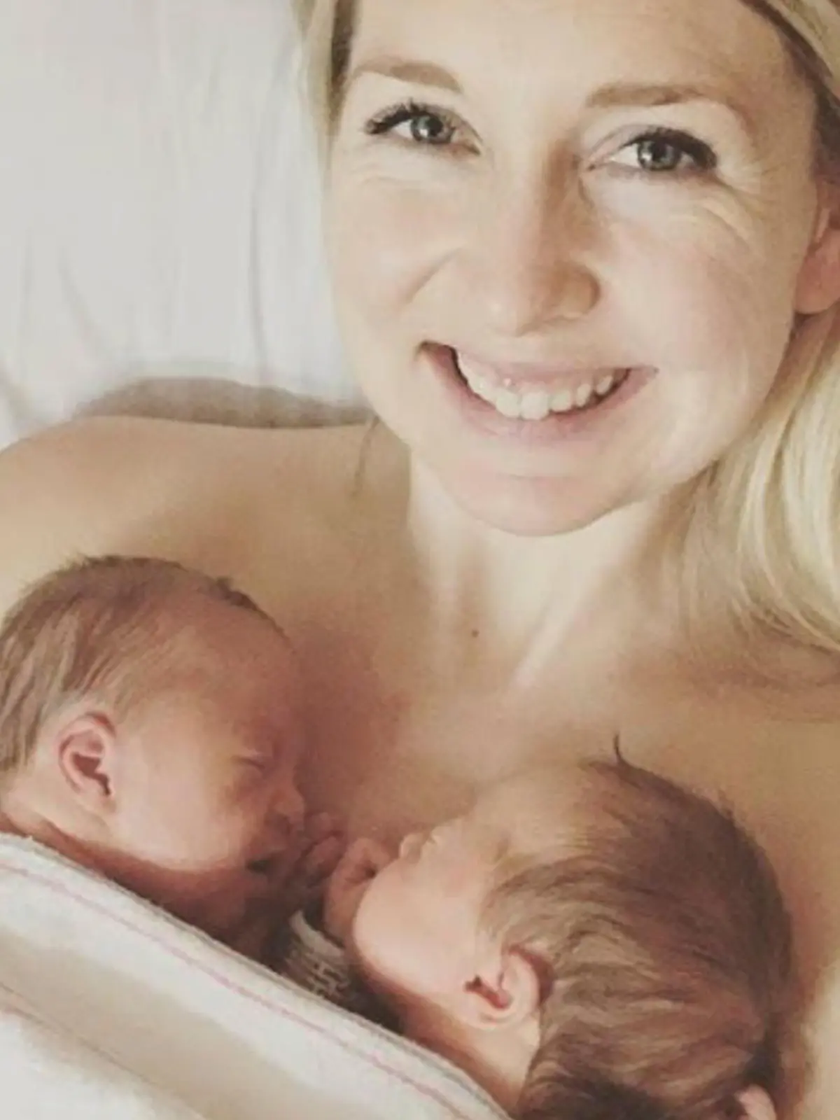 Rachael Prescott und ihre Zwillinge Charlotte und Annette