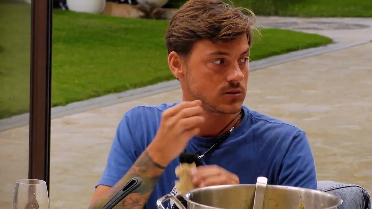 Dominic in Folge 6 von "Prince Charming" 2019