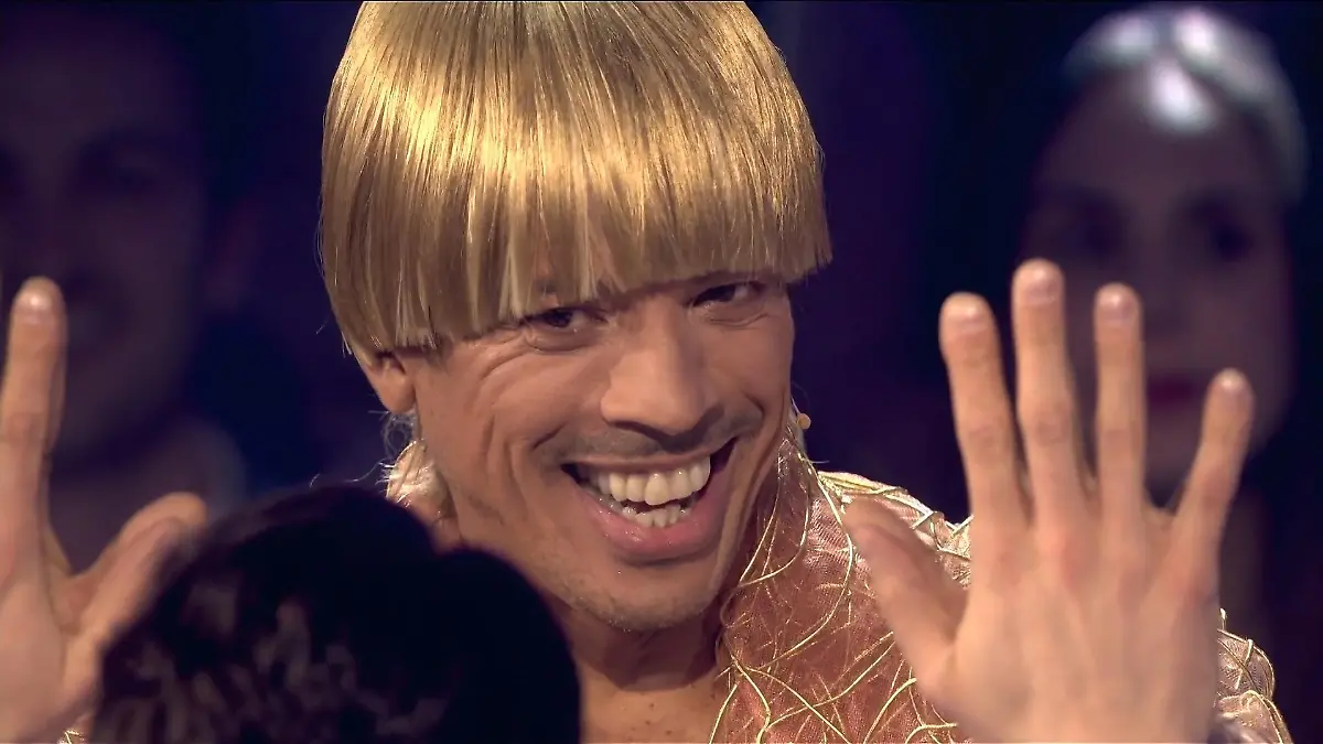 "Let's Dance"-Juror Jorge González versucht, Timon Krause auszutricksen, indem er auf Spanisch zählt. Aber auch davon lässt sich der Mentalist nicht beirren