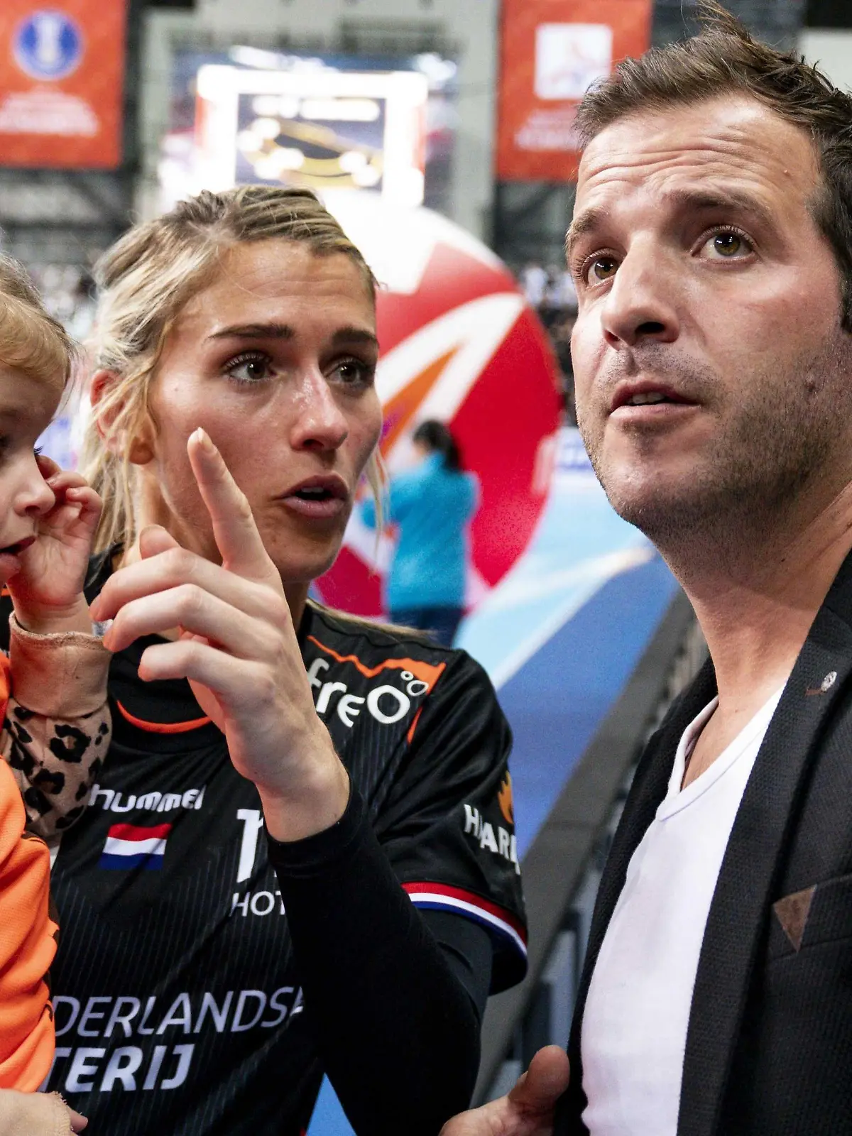 Der niederländische Handballspieler Estavana Polman, Rafael van der Vaart und Jesslynn