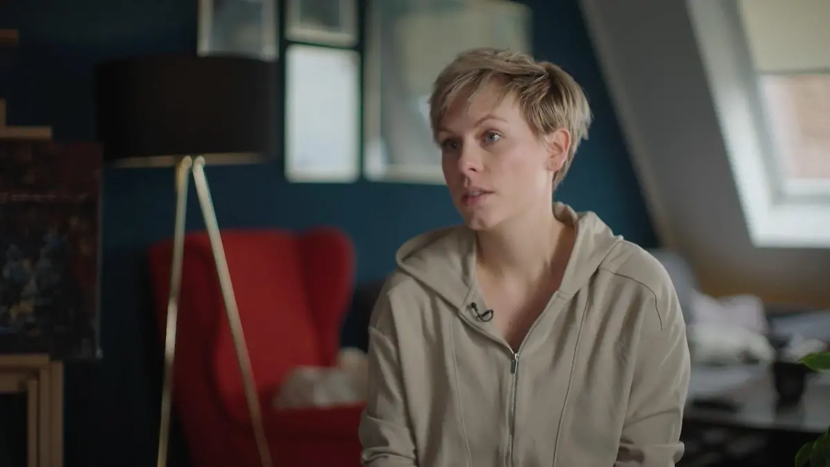Schauspielerin verarbeitet Fehlgeburt mit Musik AWZ-Star veröffentlicht emotionalen Song