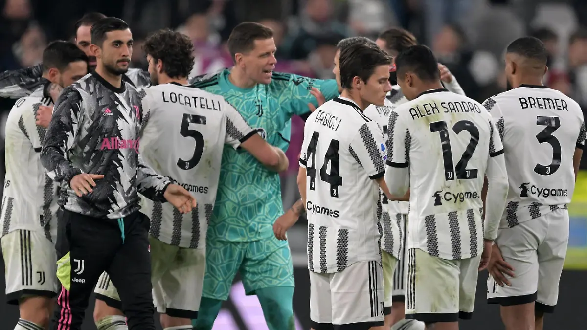 TURIN - Juventus celebrates victory during the Italian Serie A match between Juventus FC and ACF Fiorentina at Allianz Stadium on February 12, 2023 in Turin, Italy. AP Dutch Height GERRIT OF COLOGNE Serie A Italy 2022/2023 xVIxANPxSportx/xGerritxvanxKeulenxIVx *** TURIN Juventus celebrates victory during the Italian Serie A match between Juventus FC and ACF Fiorentina at Allianz Stadium on February 12, 2023 in Turin, Italy AP Dutch Height GERRIT OF COLOGNE Serie A Italy 2022 2023 xVIxANPxSportx xGerritxvanxKeulenxIVx 462674862 originalFilename: 462674862.jpg