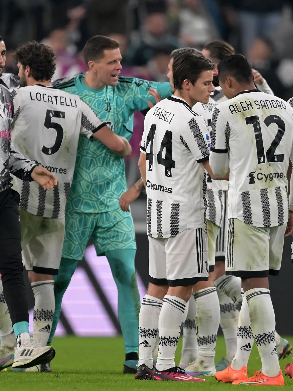 TURIN - Juventus celebrates victory during the Italian Serie A match between Juventus FC and ACF Fiorentina at Allianz Stadium on February 12, 2023 in Turin, Italy. AP Dutch Height GERRIT OF COLOGNE Serie A Italy 2022/2023 xVIxANPxSportx/xGerritxvanxKeulenxIVx *** TURIN Juventus celebrates victory during the Italian Serie A match between Juventus FC and ACF Fiorentina at Allianz Stadium on February 12, 2023 in Turin, Italy AP Dutch Height GERRIT OF COLOGNE Serie A Italy 2022 2023 xVIxANPxSportx xGerritxvanxKeulenxIVx 462674862 originalFilename: 462674862.jpg