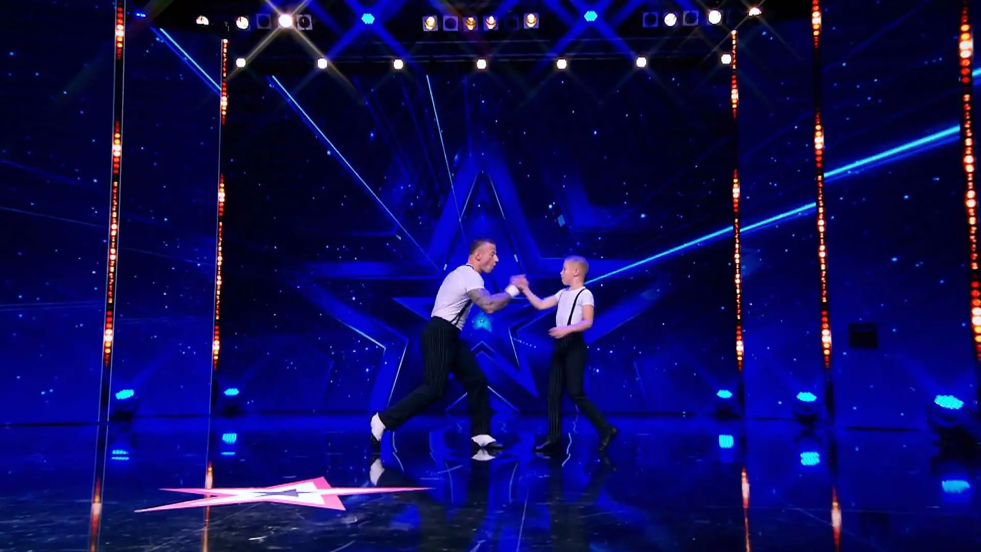 Danylo Strakhov und Sohn Oskar mit irrer Akrobatik Supertalent: Tolle Vater-Sohn-Action